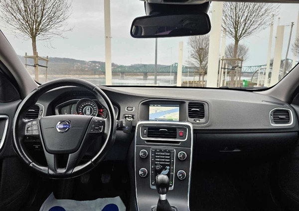 Volvo V60 cena 41900 przebieg: 192000, rok produkcji 2013 z Urzędów małe 562